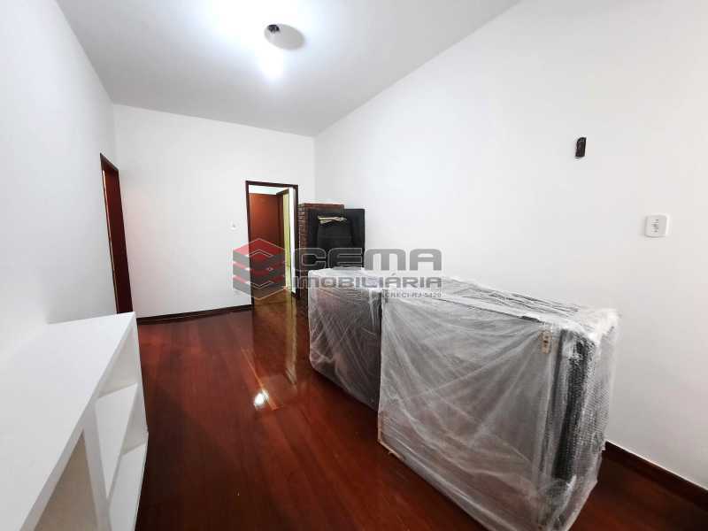 Lar240410_06 - 17