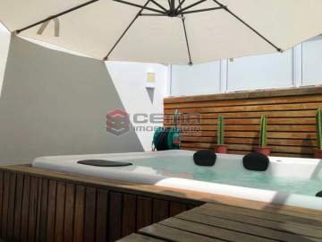 Cobertura duplex reformada com 153m2, varanda e 2 vagas - LACO30439