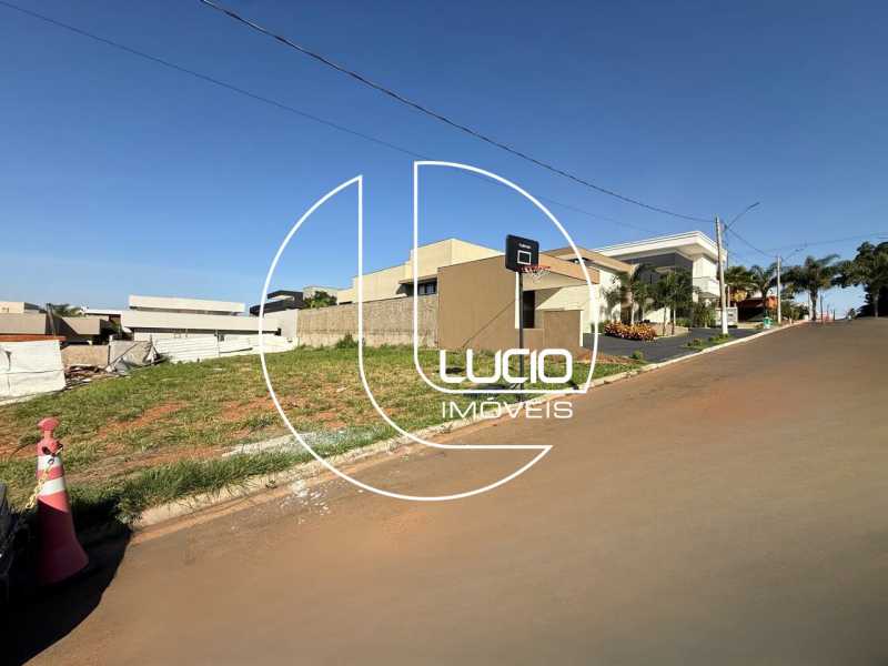 aab307b7-4b9a-4430-8f4c-753fe6 - 3