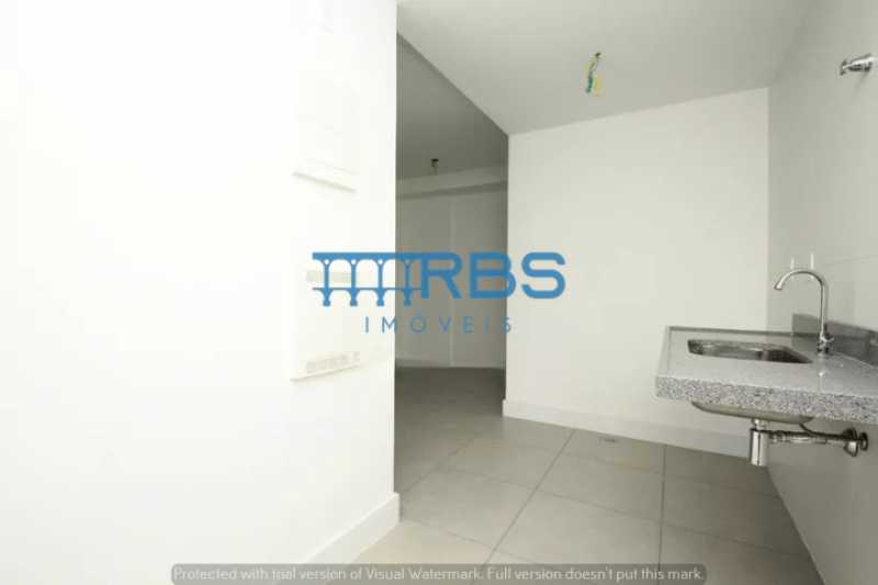 893637759-762.5486290955924MG3 - 18