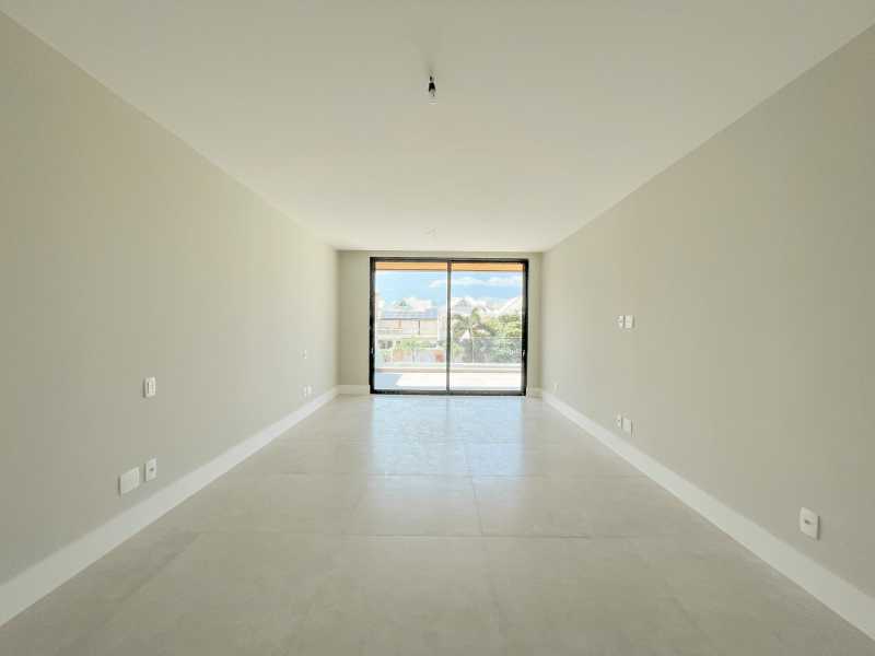 SUITE - 18