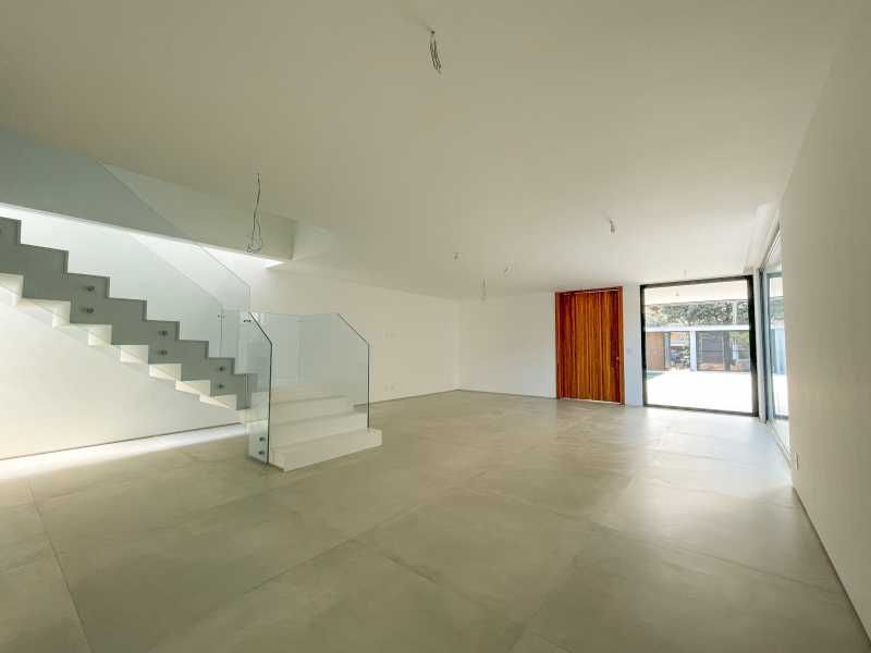 SALA - 7