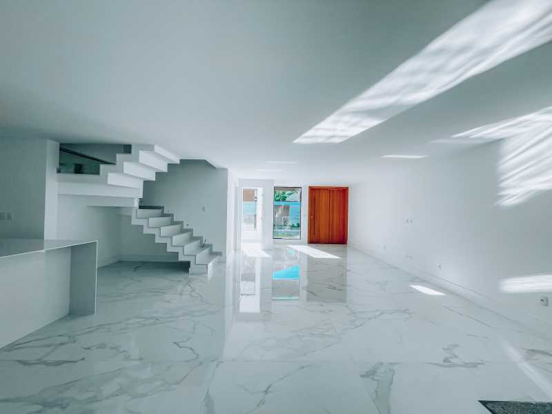 SALA - 6