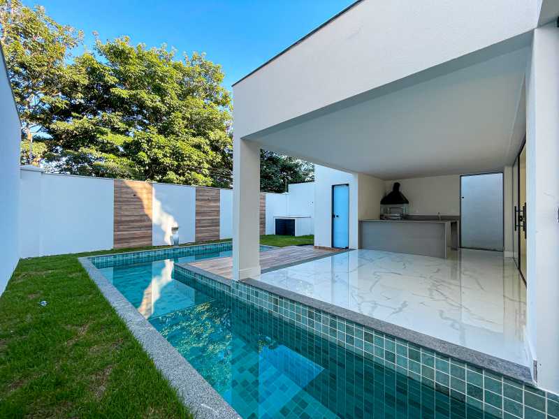 PISCINA COM RAIA - 10