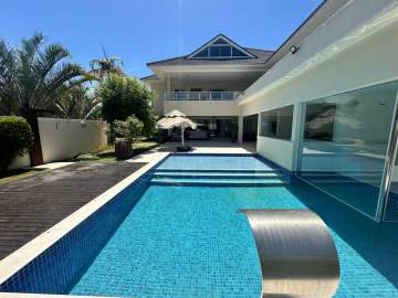 Condomínio Del Lago - Casa triplex de luxo a venda no Del Lago, Barra da Tijuca no RJ - BHCN50189