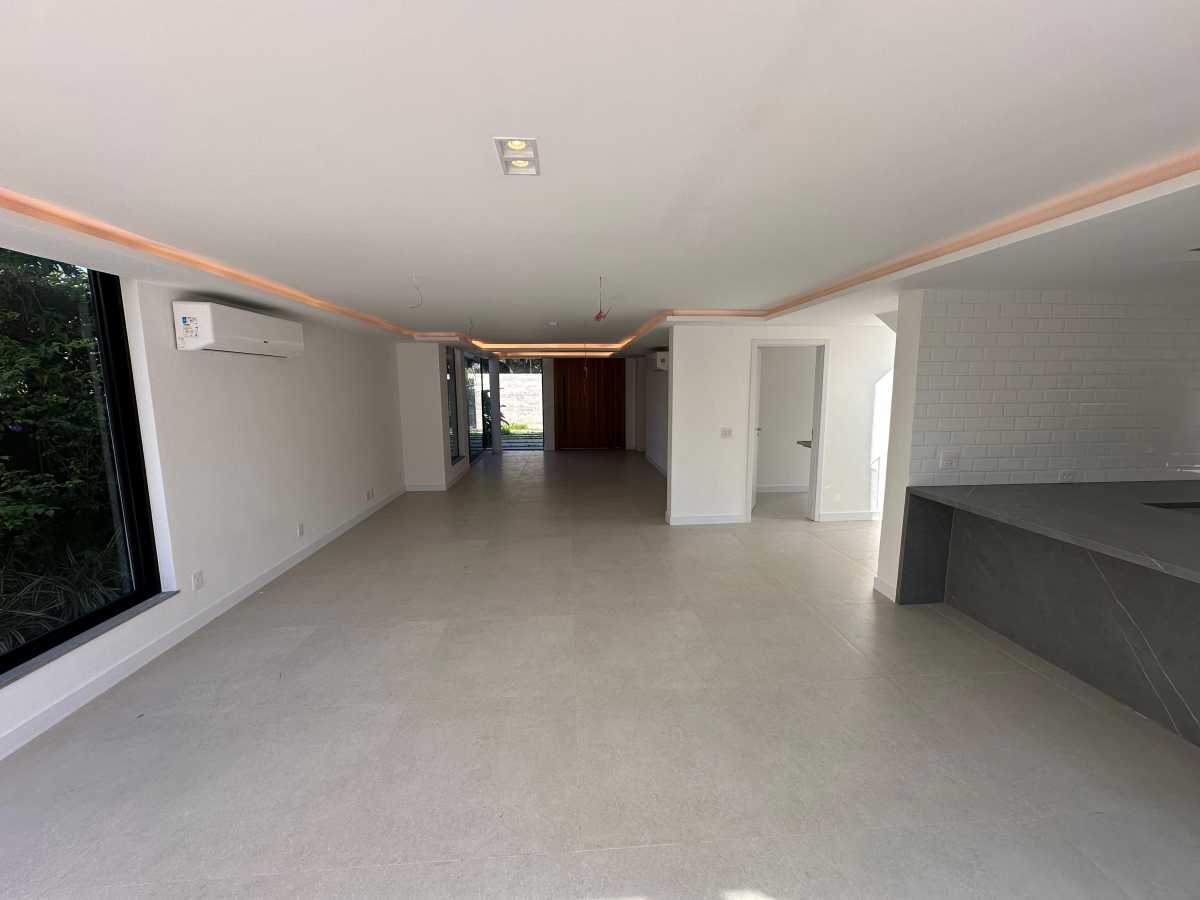 519f2fe5-3f11-4385-bbab-e1336b - 4