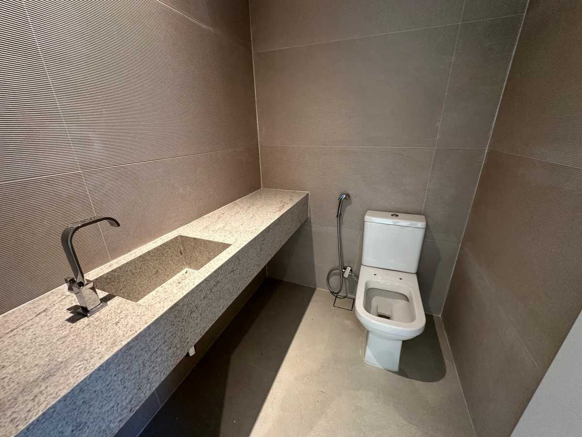 68fb1d97-f1d6-4f65-bf28-4ec503 - 8