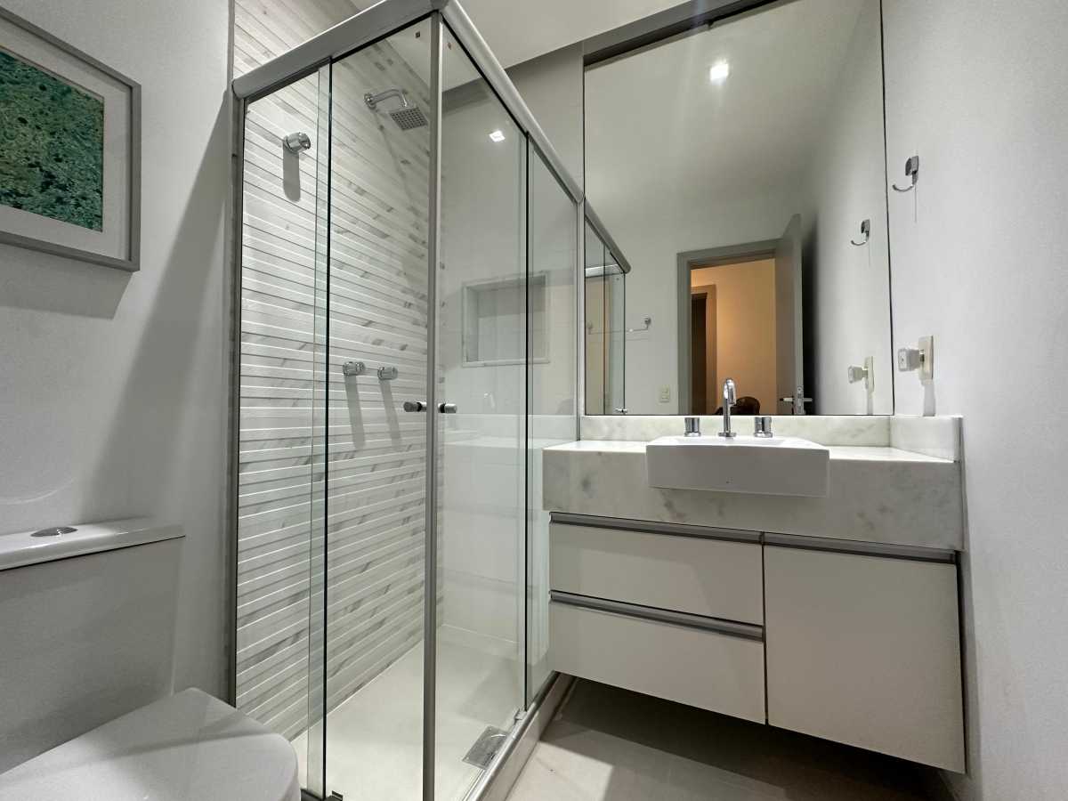 8c451bb1-585e-41b3-98c9-c03b93 - 21