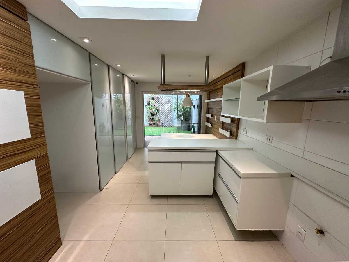 ed8b6d37-0014-4378-bb3b-7588dd - 13