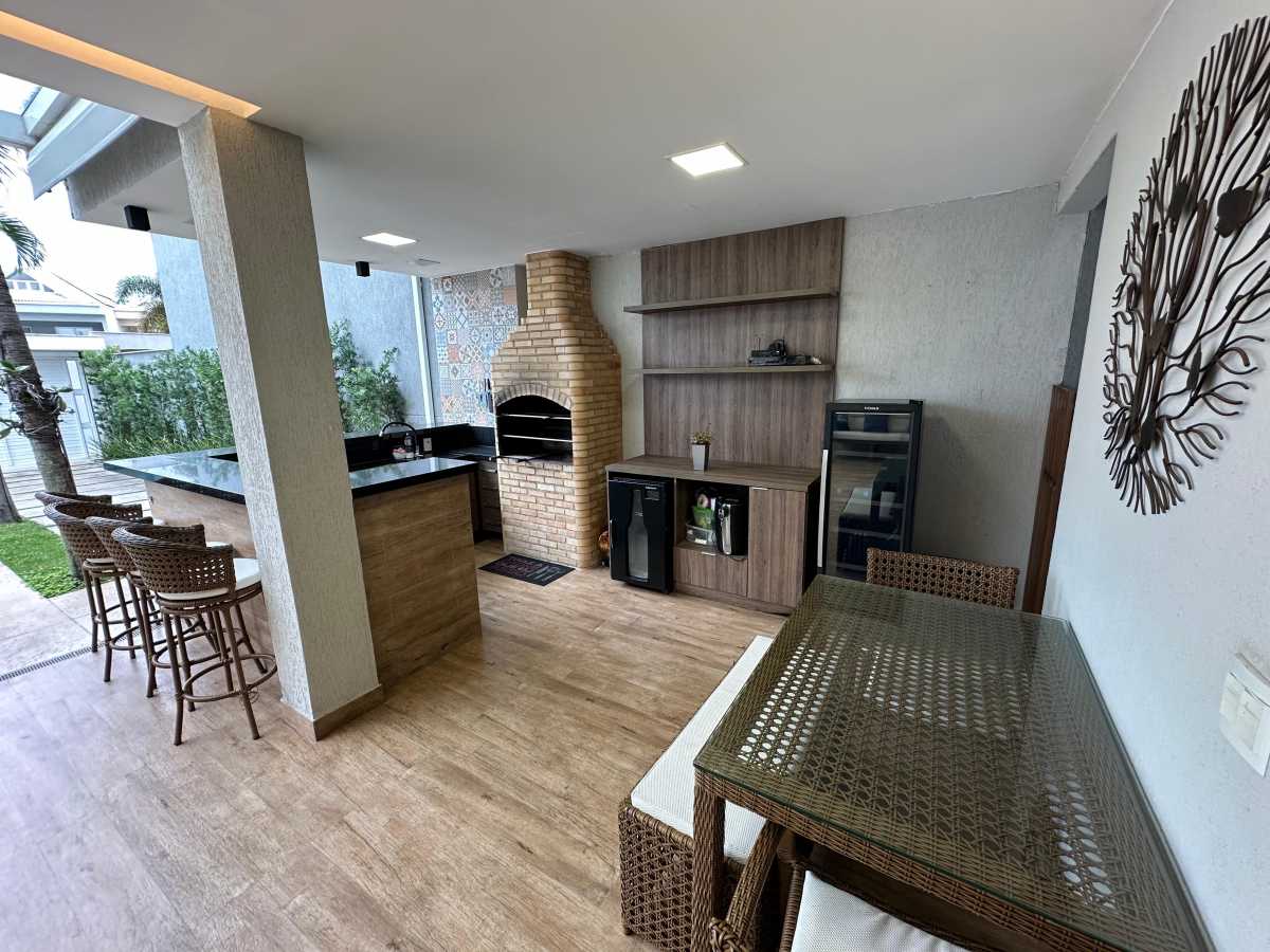 8169edde-3ee9-444d-a534-572d35 - 7