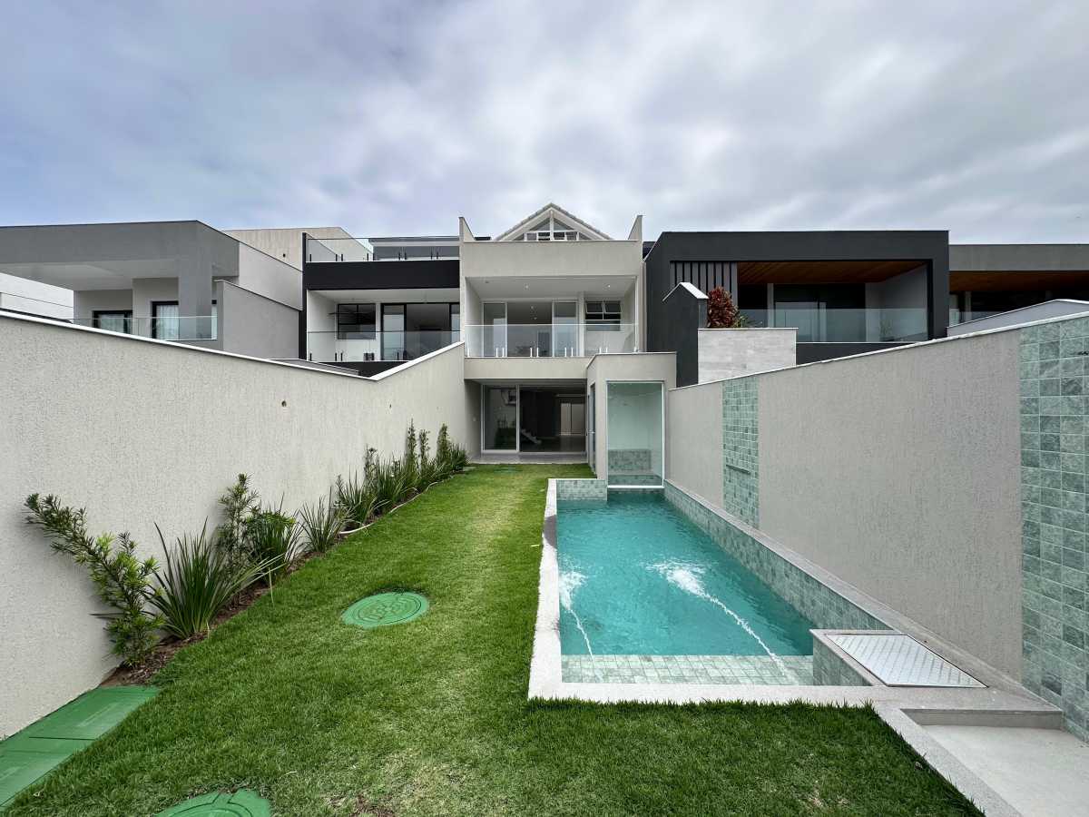 98c7bbd5-22a5-4898-a337-b3c49e - 1