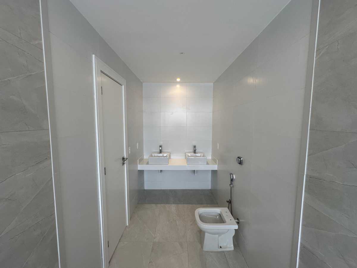 9162dc70-fae2-411b-930a-d9b490 - 15