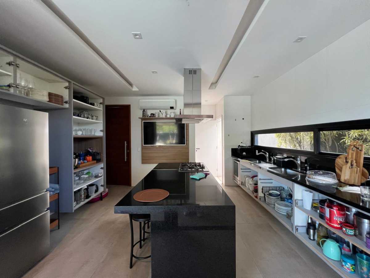 8dde7769-586b-4965-8f4c-0702f3 - 24