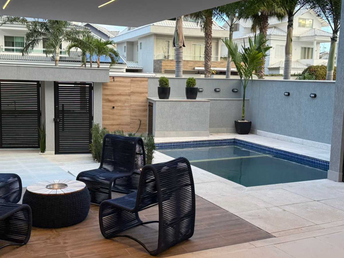 4b95830b-124e-4c05-a13a-fee96c - 3