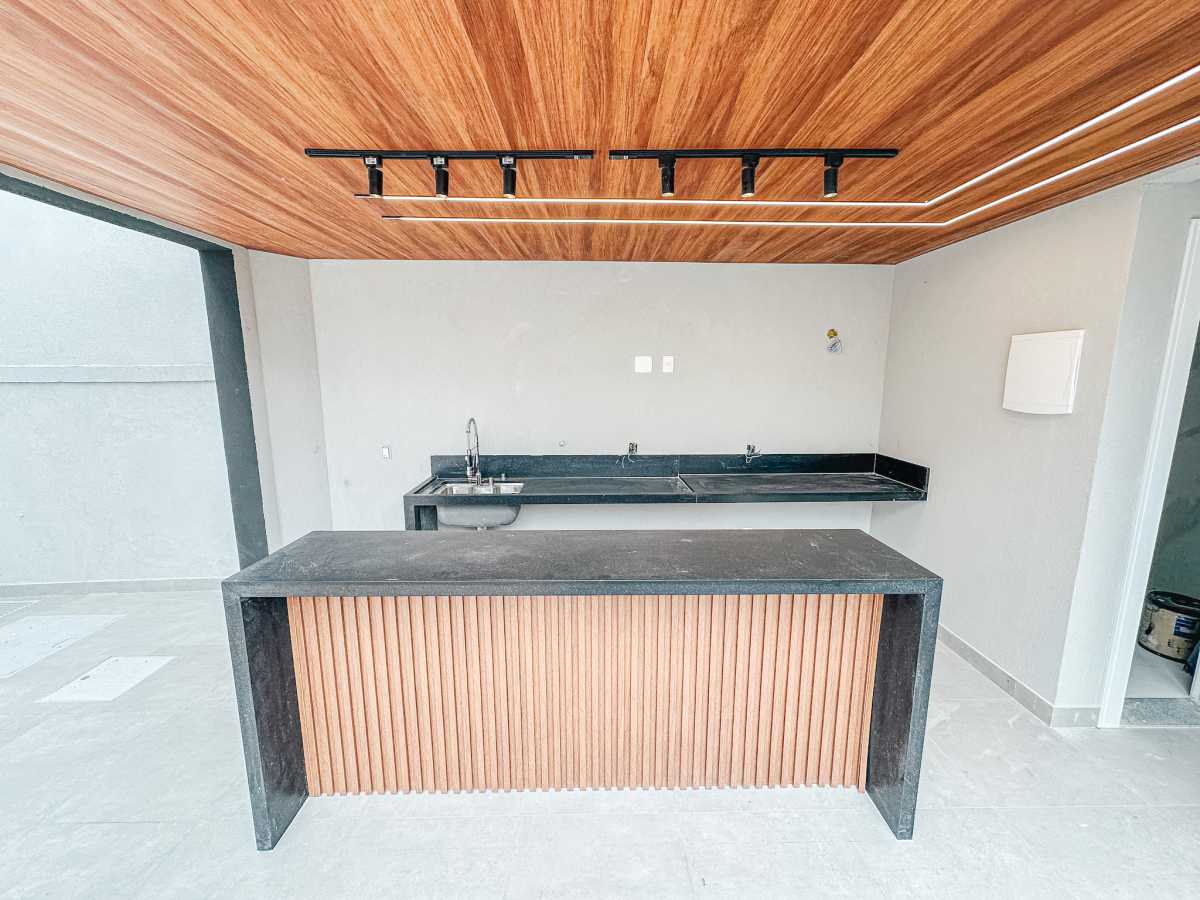 5e82f19a-b3e7-4c4b-8a3d-bb5c01 - 17