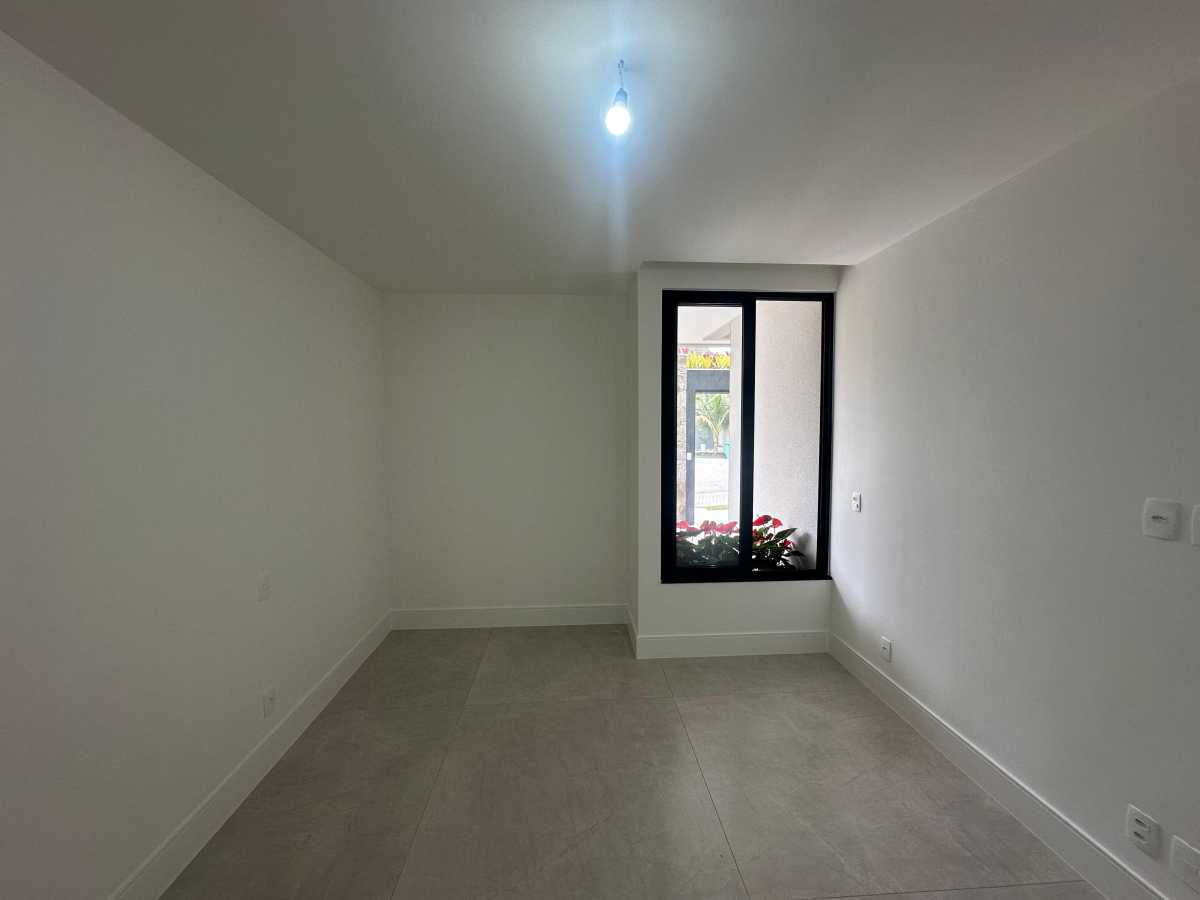 e49618a5-455a-49a7-b2d2-82ea45 - 8