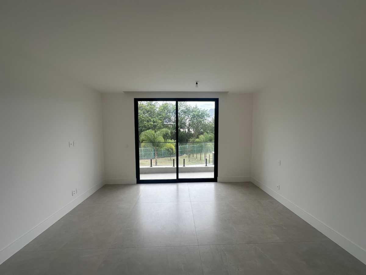 8d00a855-1caa-4ba9-9934-2ff498 - 10