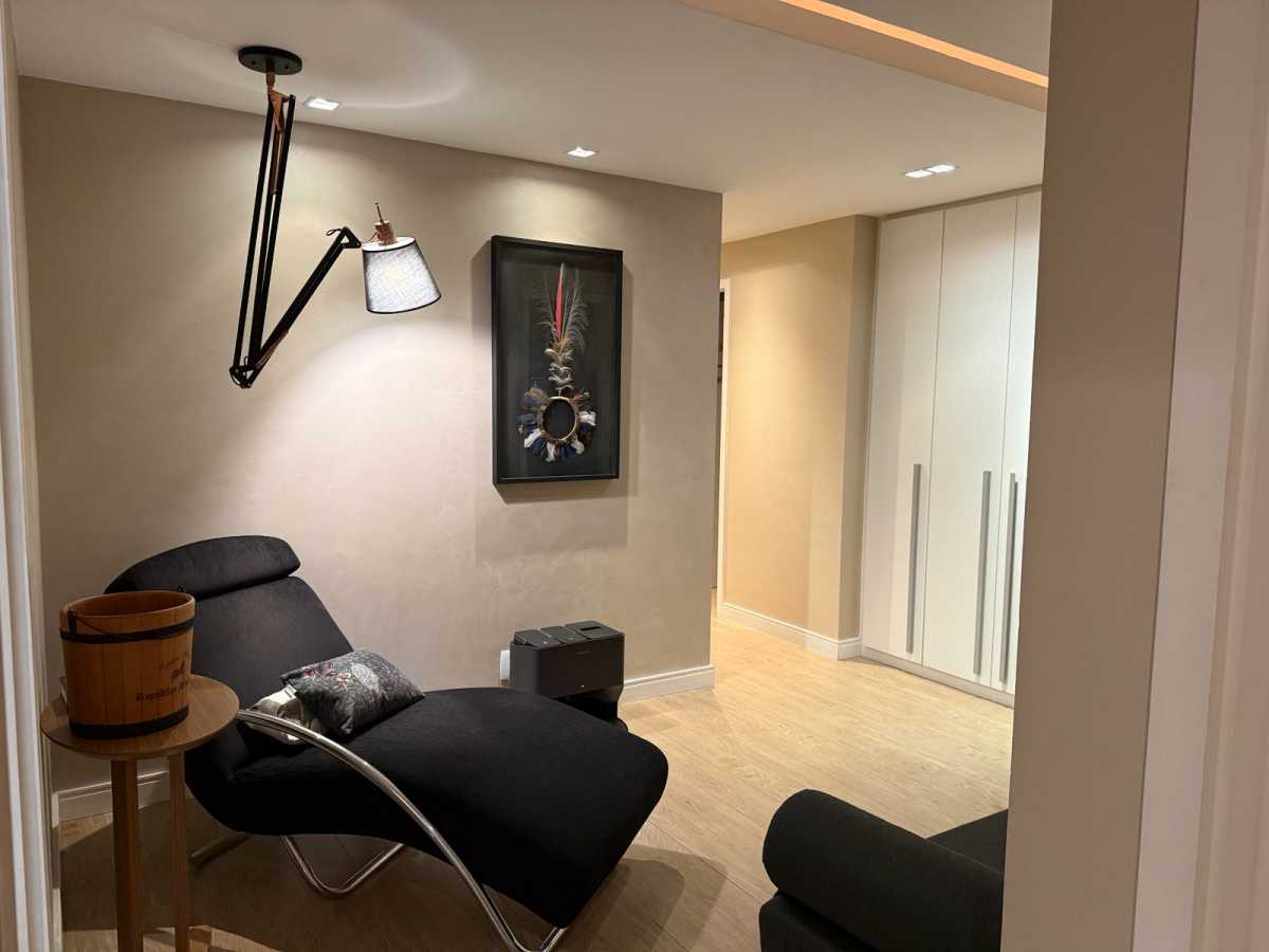 1DFF27E3-EF3E-4E34-B182-BA7BF4 - 8