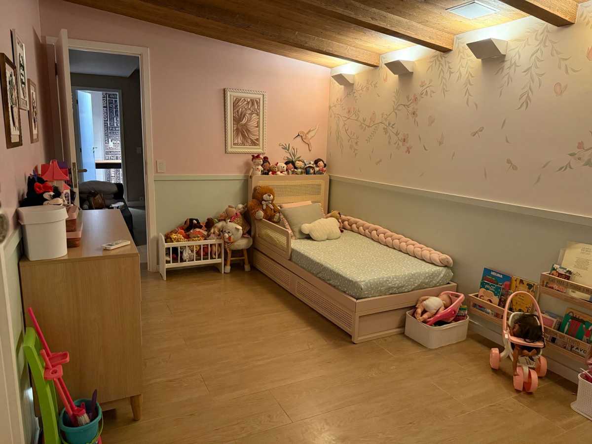 E2FBC4D9-1ACC-4B97-AC77-F5BFCB - 11