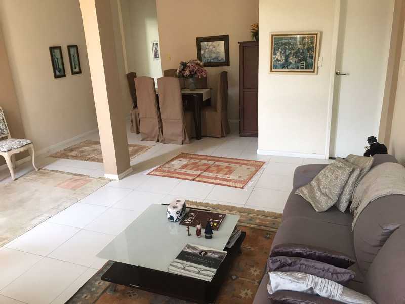 SALA - 8