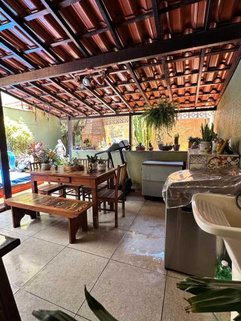 994e3761-b3f6-4fd5-85f3-c5de8d - 10