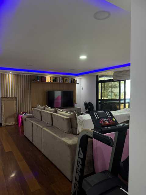 WhatsApp Image 2025-10-01 at 1 - 3