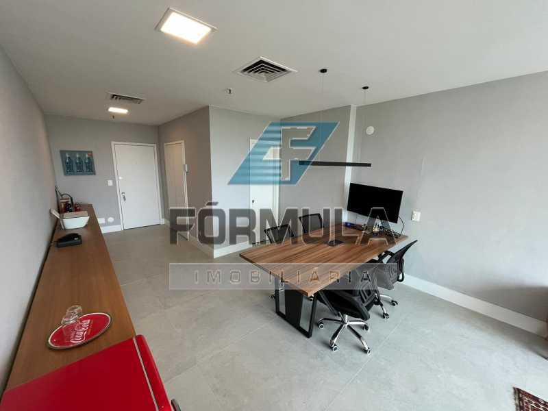 Conheça WhatsApp Image 2026-09-17 at 1 do imóvel - Sala Comercial 32m² à venda Avenida das Américas, Barra da Tijuca, Rio de Janeiro - R$ 350.000 - RMSL00066 - 9 WhatsApp Image 2026-09-17 at 1 - 9