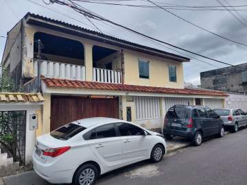 Ótima localização - Casa comercial ou residencial à venda no Parque 10 - ADCA40036