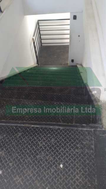 ESCADA DE ACESSO A LOJA DE 700 - 3