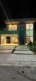 Vende -se Casa de Alto Padrão em Condomínio Residencial No Novo Aleixo. - ADCN40044