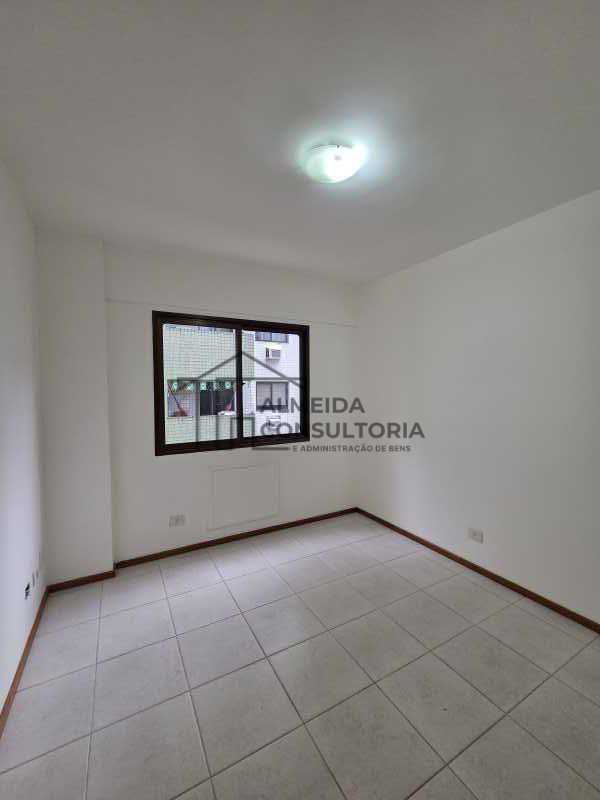 ALUGUEL 02 QUARTOS (01 SUITE) PECHINCHA 67M² - 206B1CP