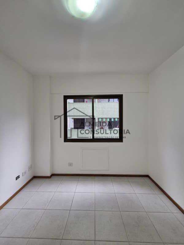 ALUGUEL 02 QUARTOS (01 SUITE) PECHINCHA 67M² - 206B1CP