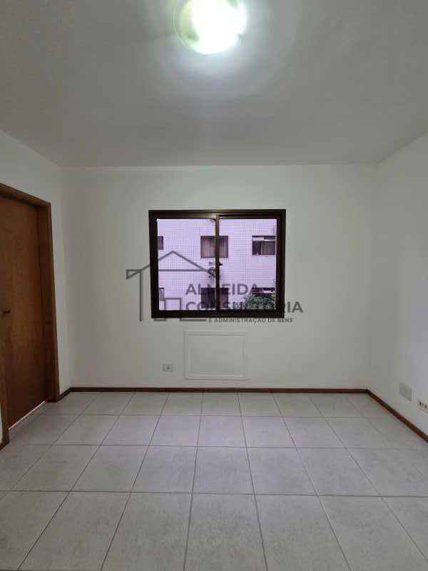 ALUGUEL 02 QUARTOS (01 SUITE) PECHINCHA 67M² - 206B1CP
