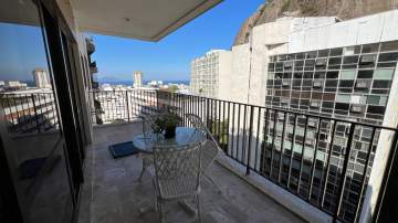 Ótima localização - APARTAMENTO - 3 QUARTOS - SUÍTE - VARANDA - 145m² - 3 VAGAS DE GARAGEM. - LDAP30044