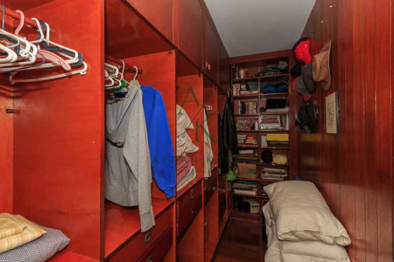 3 Suite 3 closet - 21