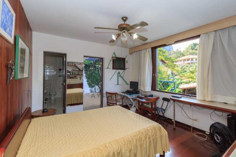 3 Suite 3 - 22
