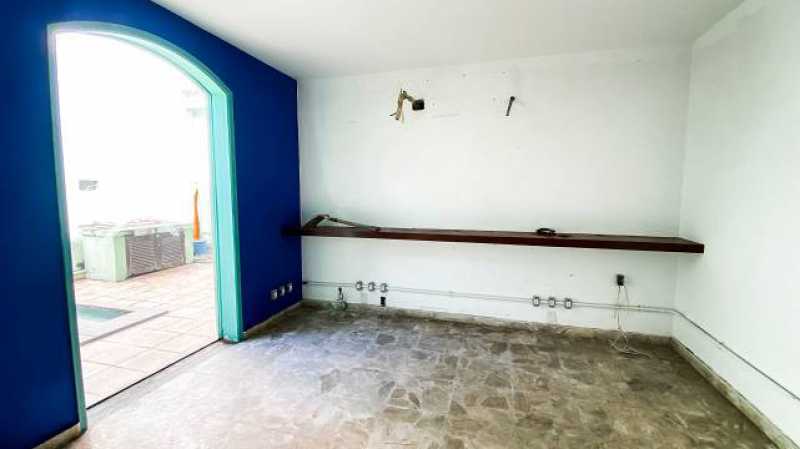 casa-com-4-quartos-a-venda-276 - 8