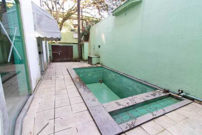 casa-com-6-quartos-a-venda-276 - 3