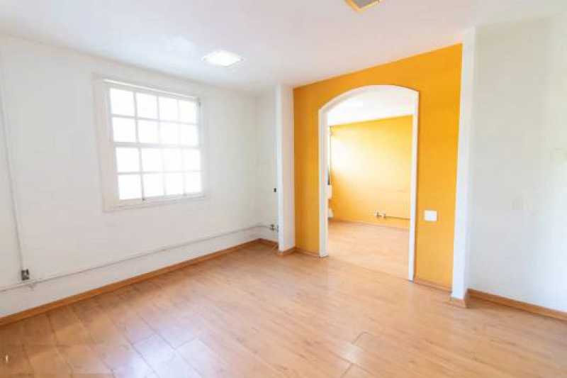 casa-com-6-quartos-a-venda-276 - 12