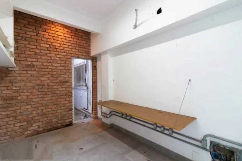 casa-com-6-quartos-a-venda-276 - 13
