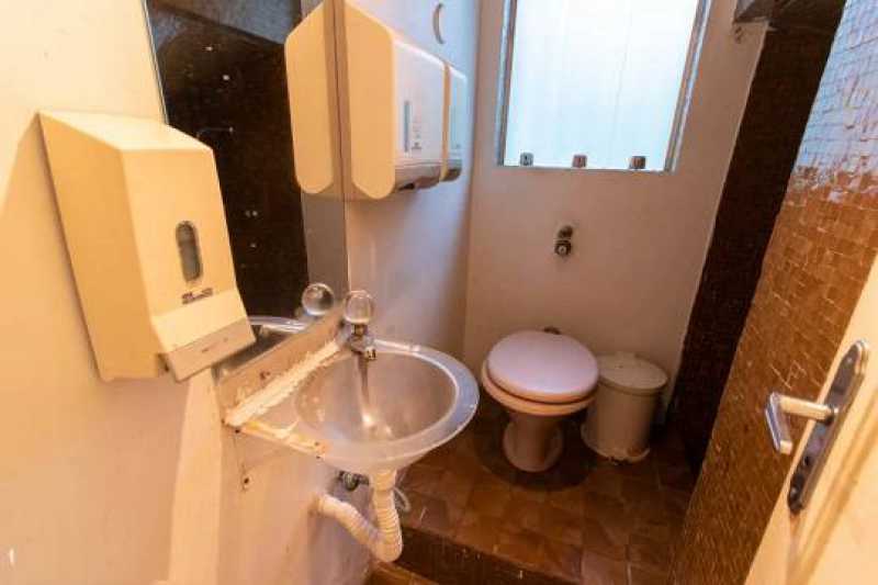 casa-com-6-quartos-a-venda-276 - 20
