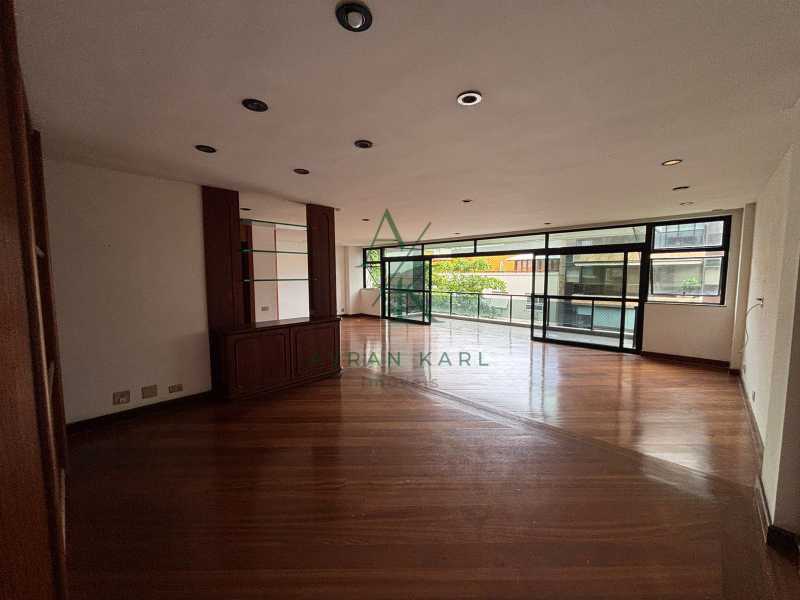 WhatsApp Image 2025-10-15 at 1 - 6