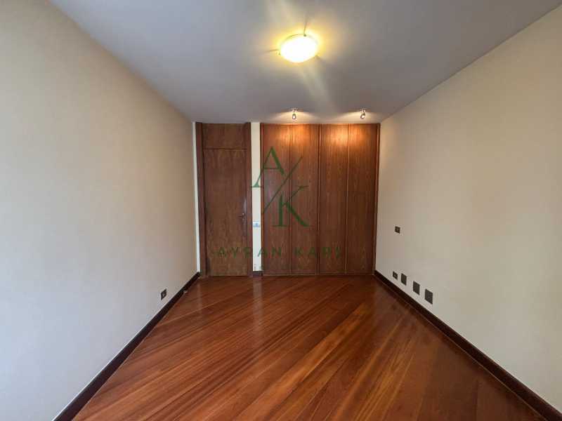 WhatsApp Image 2025-10-15 at 1 - 11