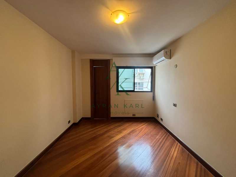 WhatsApp Image 2025-10-15 at 1 - 12