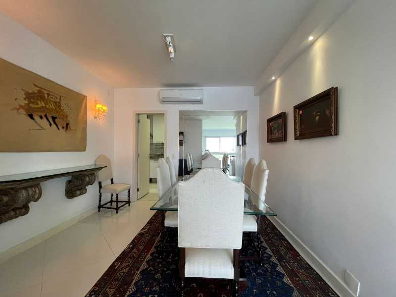 fec85786-9119-4349-aefa-5ad930 - 24