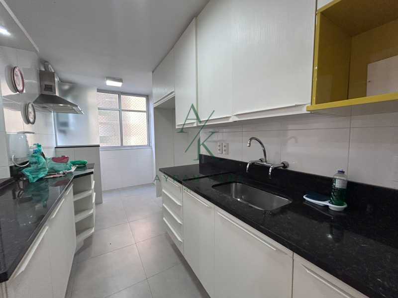 bdb05967-3bed-4d21-922c-0d4148 - 6
