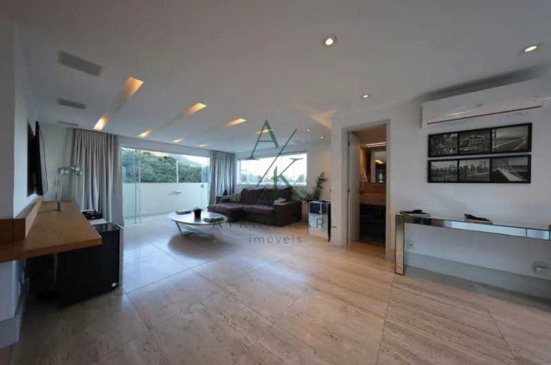 WhatsApp Image 2025-10-22 at 1 - 6