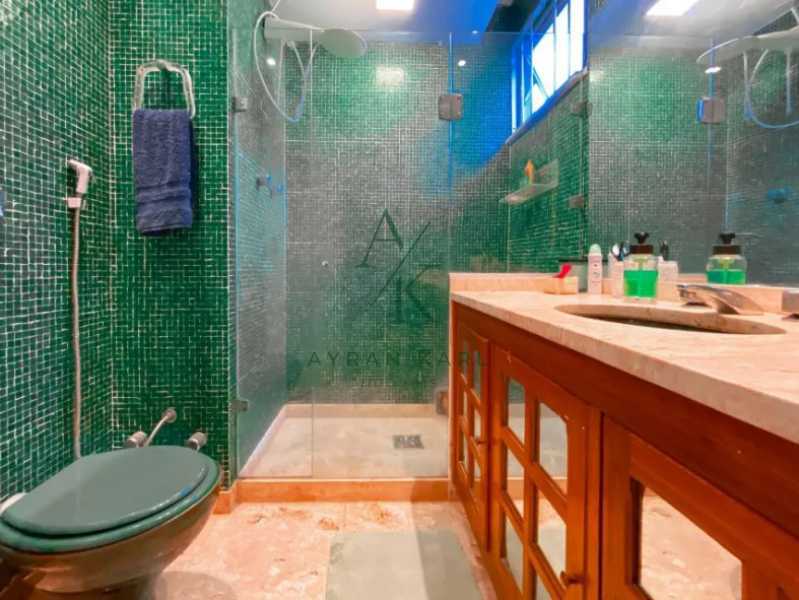 WhatsApp Image 2025-10-22 at 1 - 8