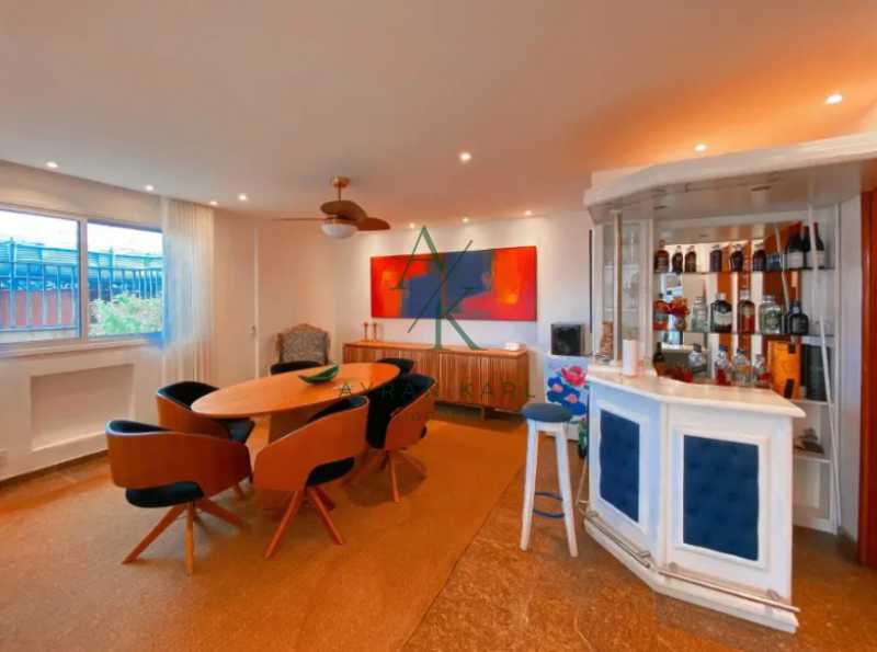 WhatsApp Image 2025-10-22 at 1 - 4