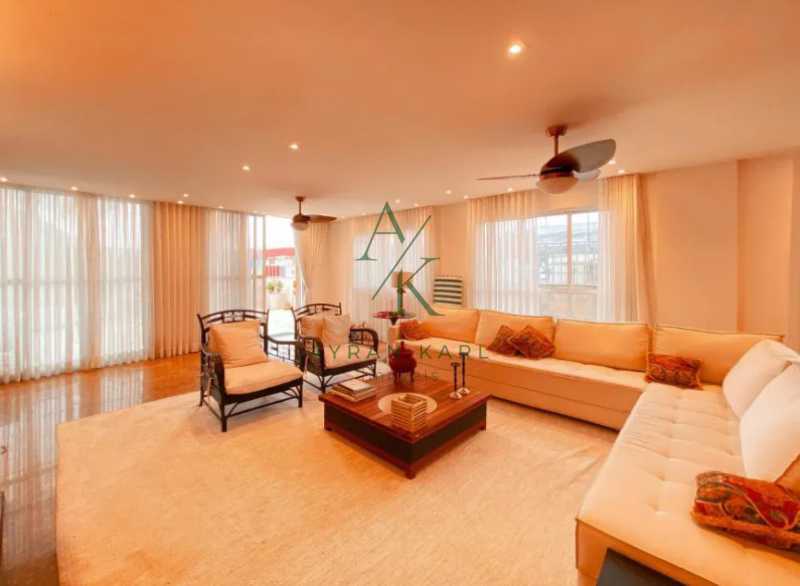 WhatsApp Image 2025-10-22 at 1 - 3